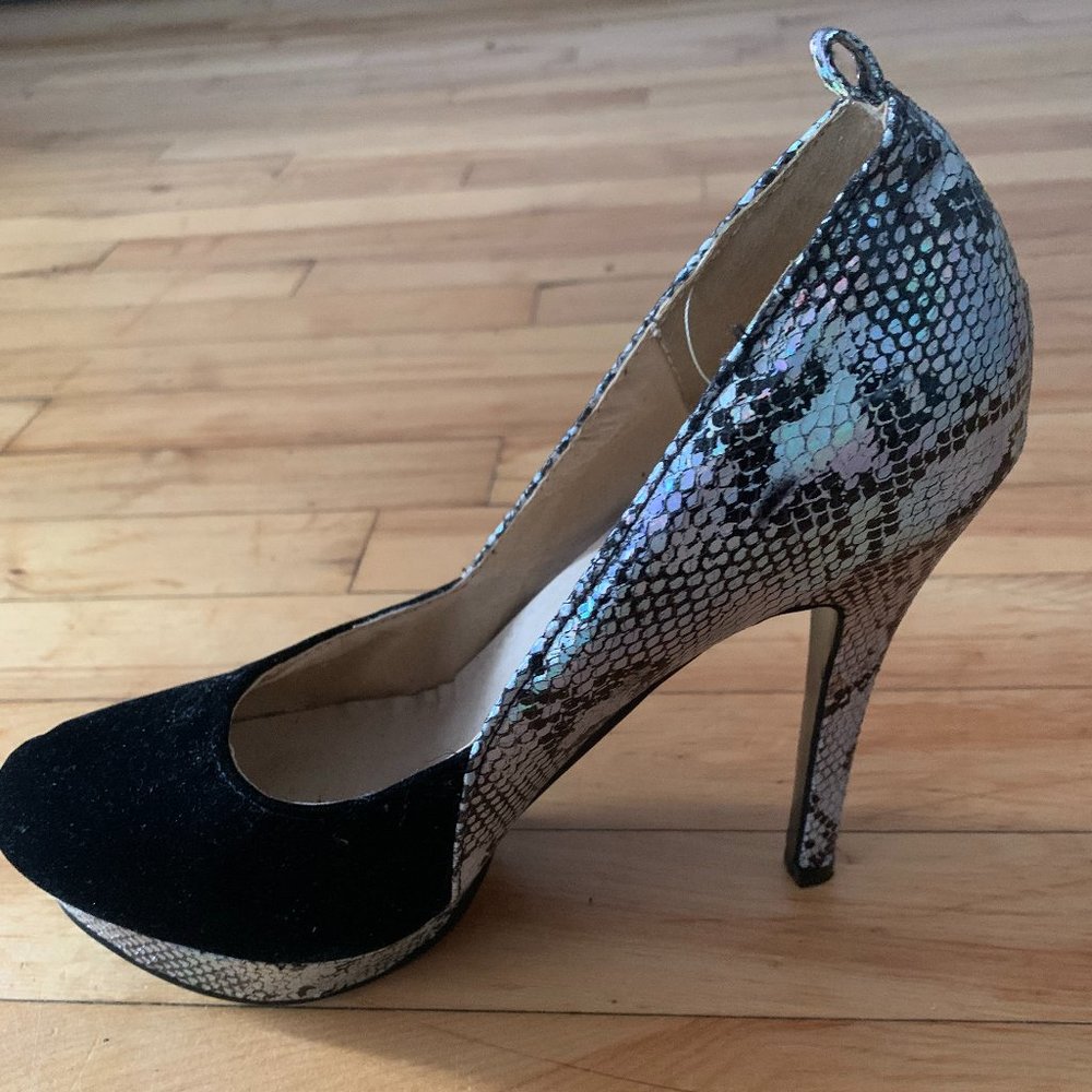 shoes - Picture 2 of 7